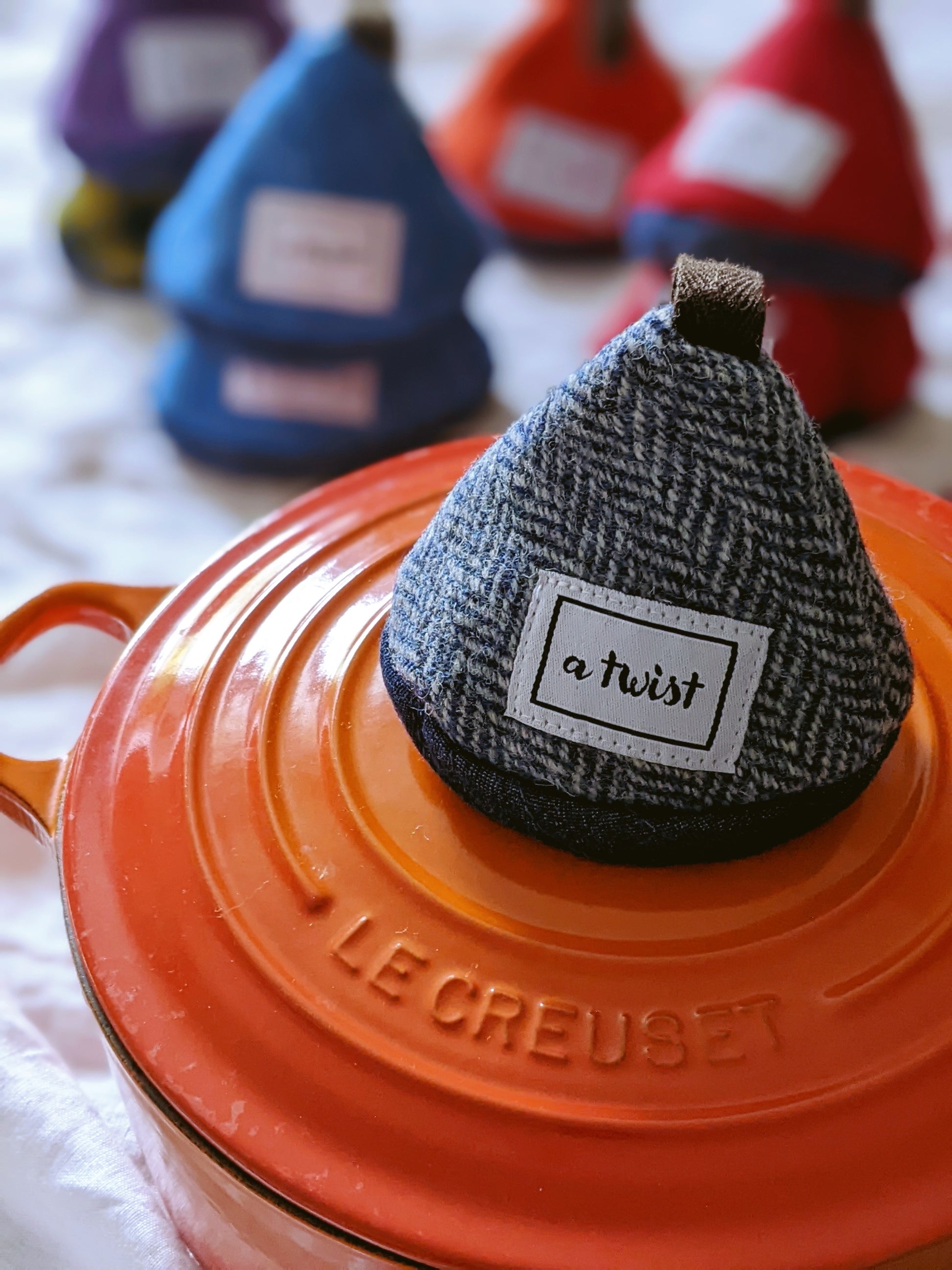 Triangular Lid Mitten - Small image 3