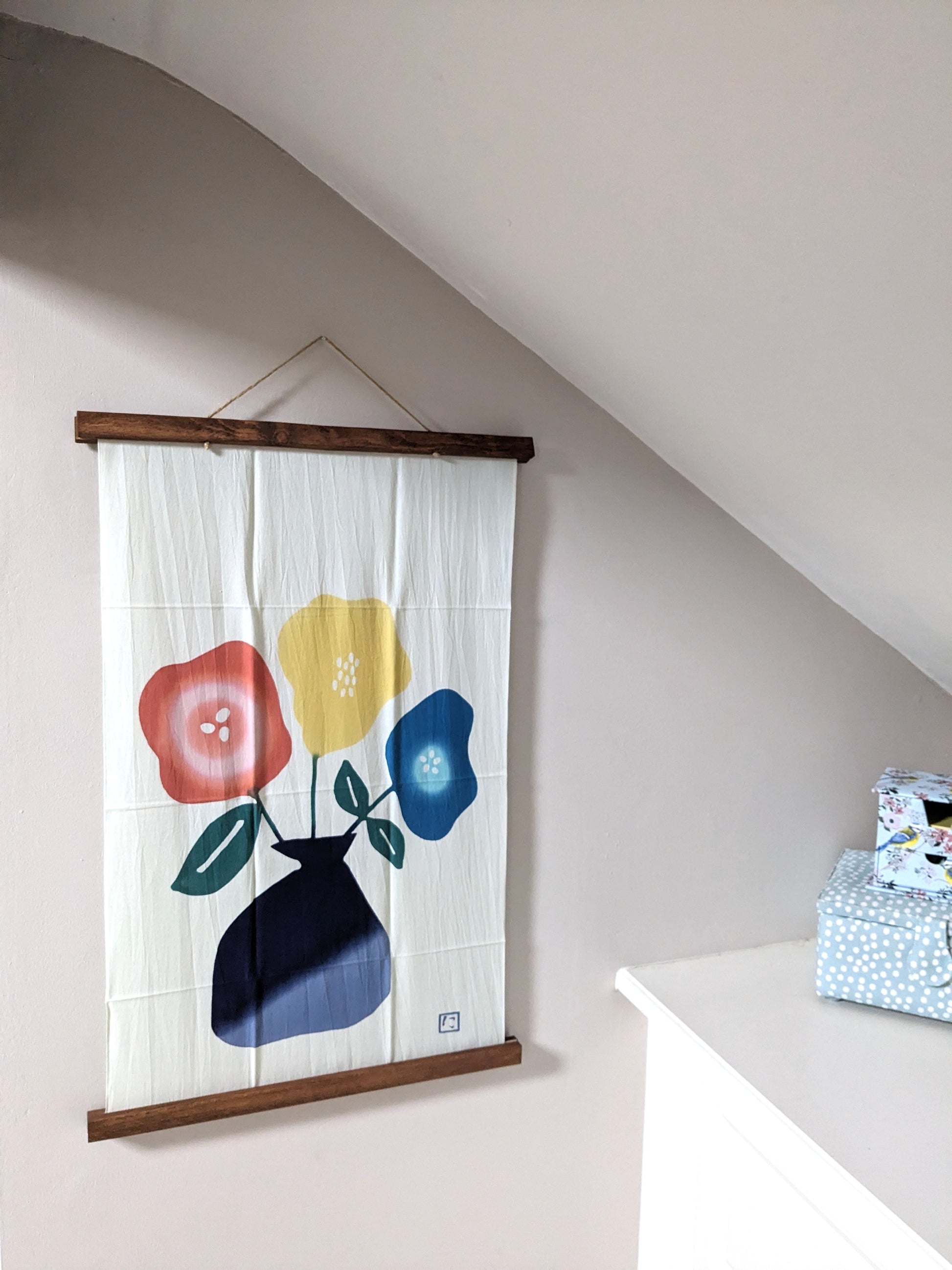 Nijiyura Chusen Tenugui Cloth - Flower Vase tenugui navy on the wall