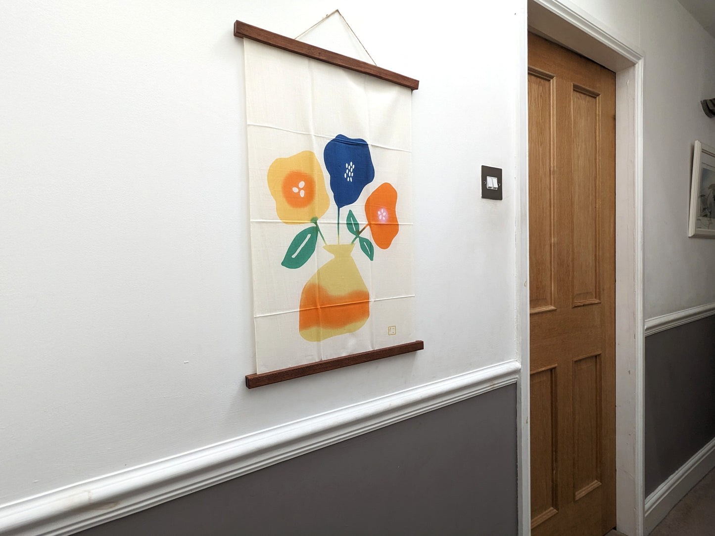 Nijiyura Chusen Tenugui Cloth - Flower Vase wall display