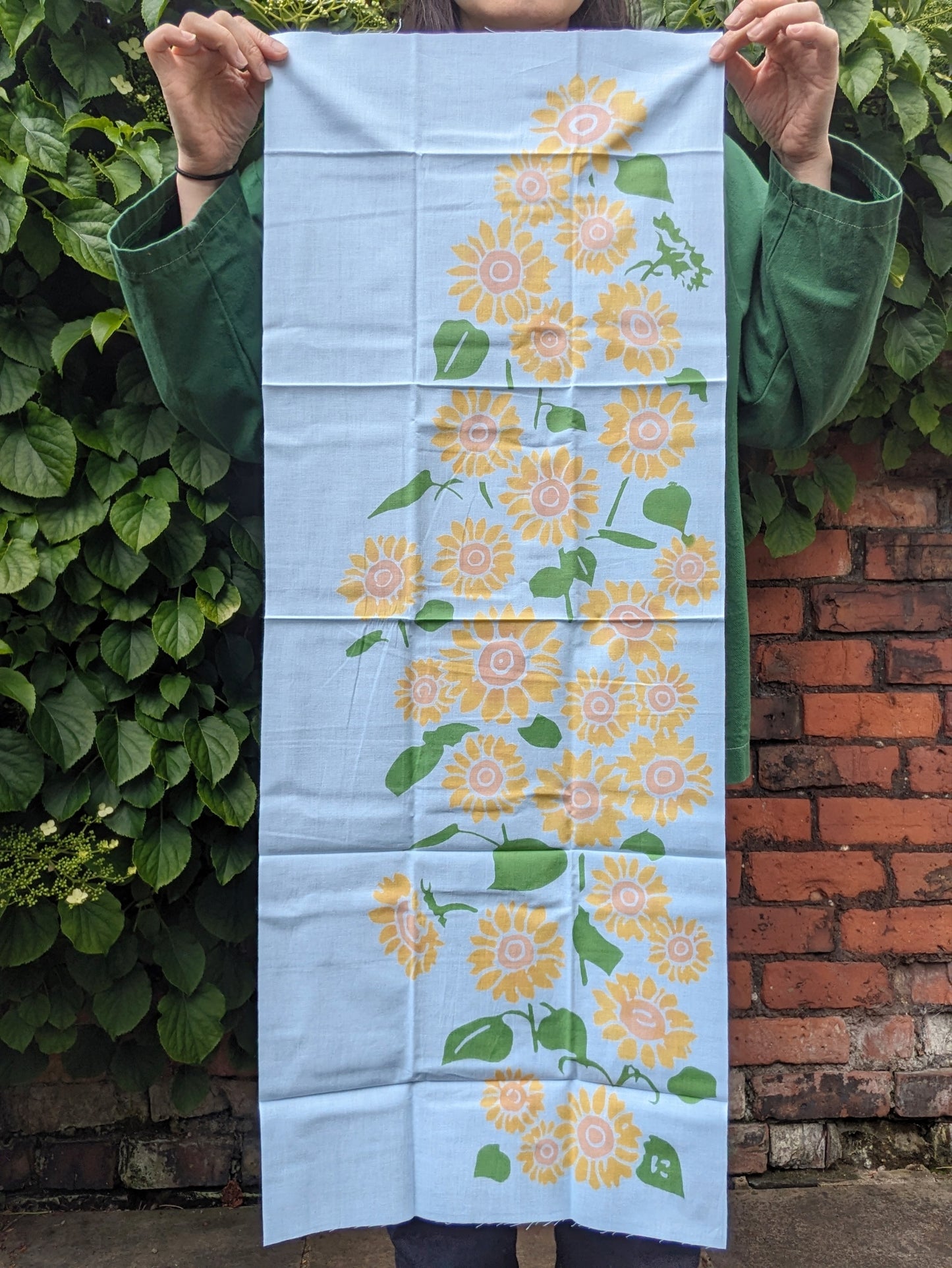 Nijiyura Chusen Tenugui Cloth - Himawari Field image 1