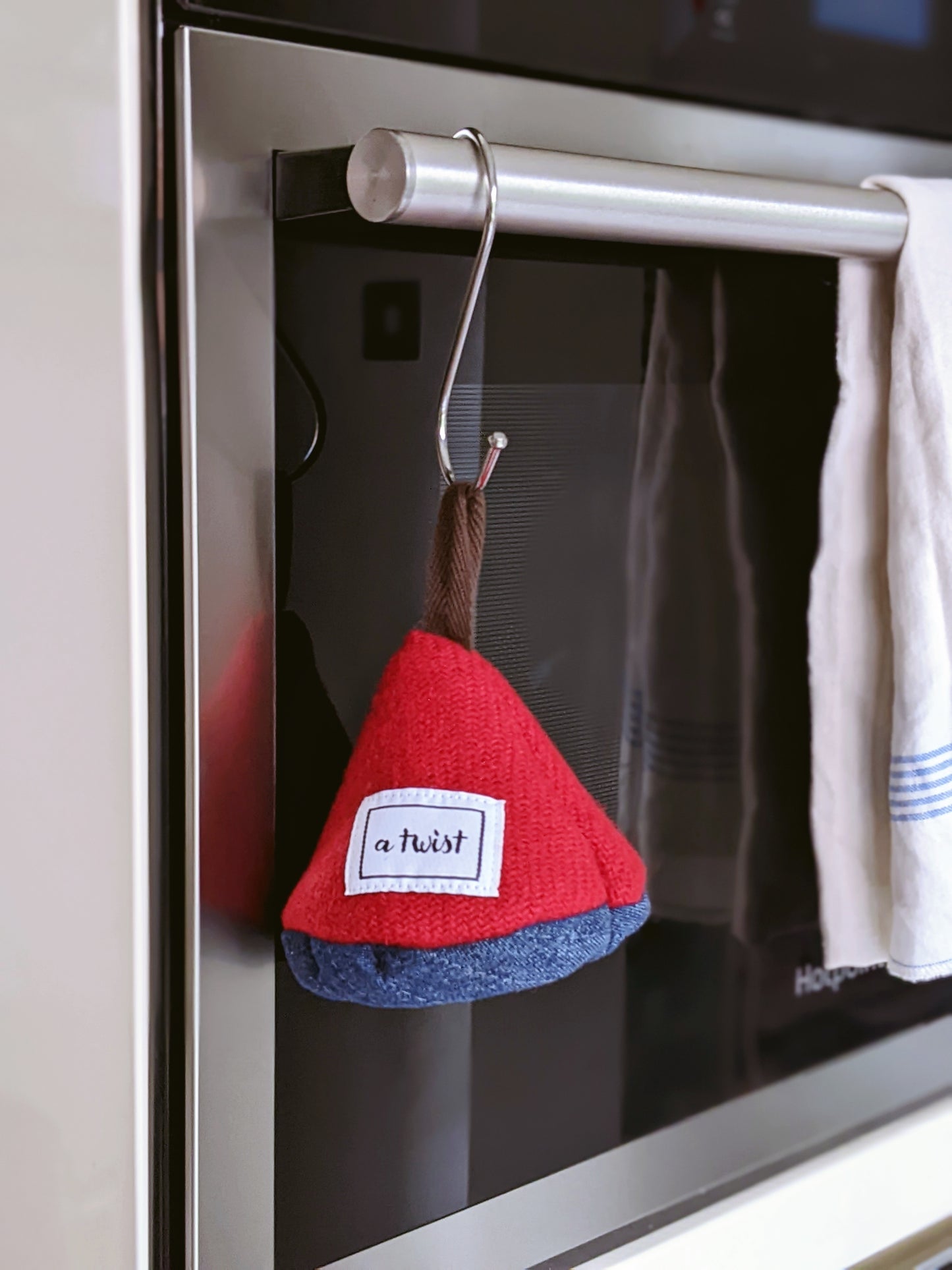 Triangular Lid Mitten - Small image 6