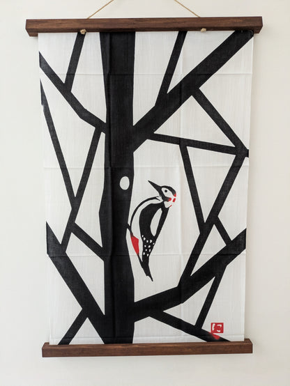 Nijiyura Chusen Tenugui Cloth - Woodpecker