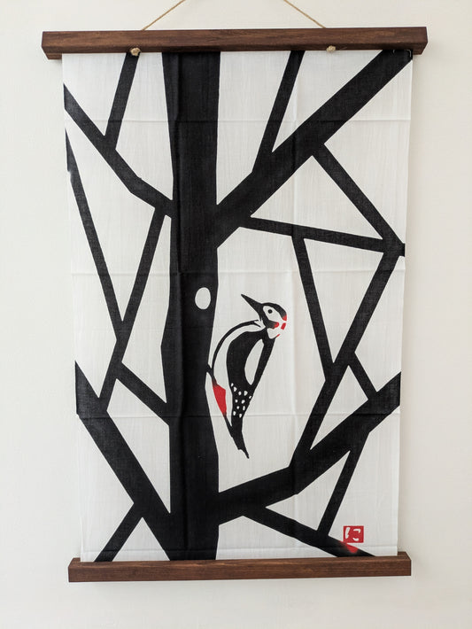 Nijiyura Chusen Tenugui Cloth - Woodpecker