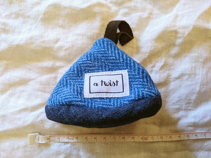 Triangular Lid Mitten - Small image 8