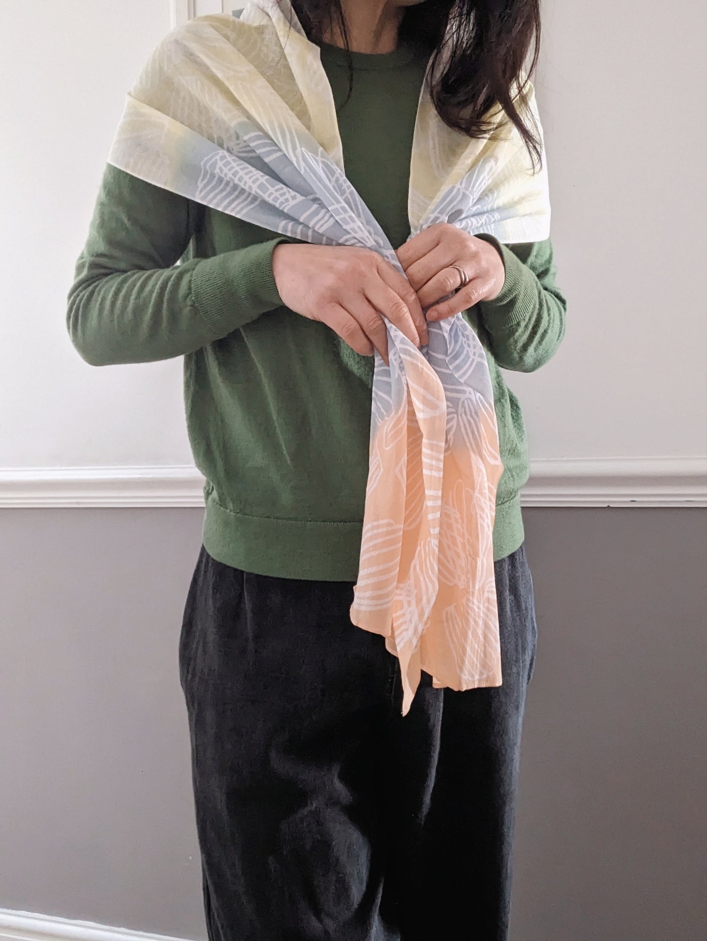 Nijiyura Chusen Gauze Tenugui Scarf - Madeleine image 2